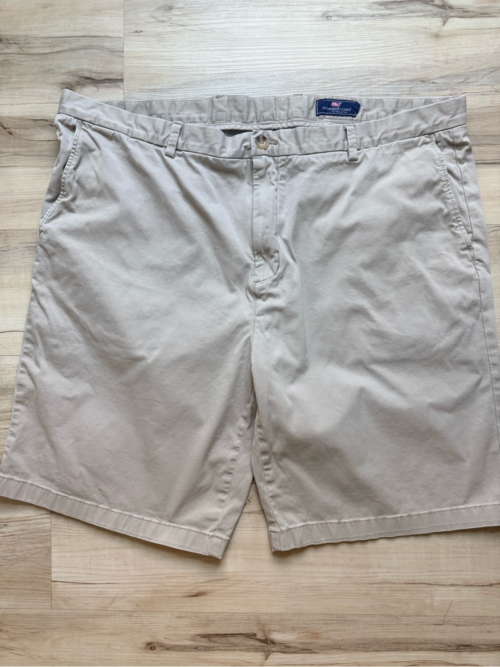Vineyard Vines Men’s Khaki Chino Shorts Size 44 Beige 98% Cotton